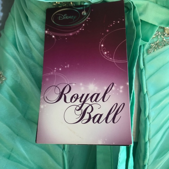 DISNEY Princess Ariel Gown - Picture 5 of 7